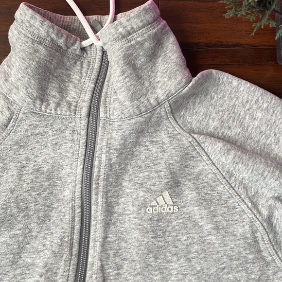 Adidas - Picture 2 of 4